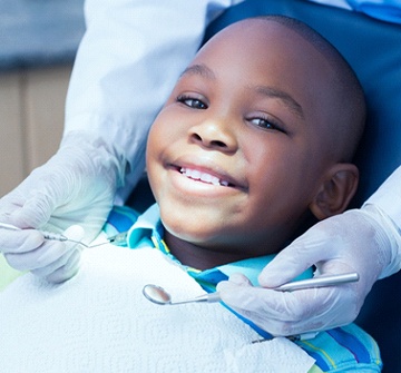 Child visiting his Randolph children’s emergency dentist 